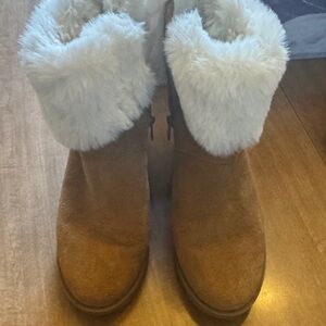 Koolaburra Tan Boots with White Faux Fur